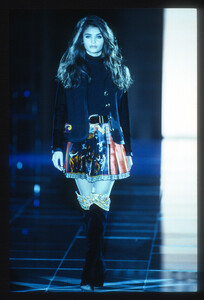 HelenaChristensen_VersaceFW1991_02.jpg