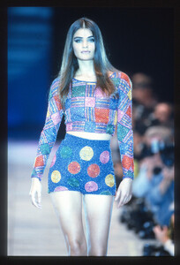 HelenaChristensen_VersaceSS1991_01.jpg