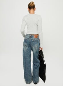 KianaF - PrPolly - Backbone Straight Leg Jeans Mid Blue-8 - 4-Model-Kiana-Us2.jpg