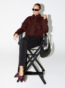 KianaF - PrPolly - Bethany Bootleg Low Rise Jeans Washed Black-10 - 2-Model-Kiana-Us2.jpg