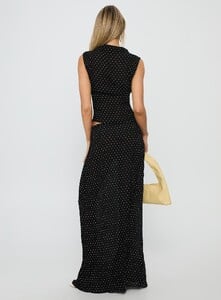 KianaF - PrPolly - Ford Maxi Skirt Onyx Polka-11 - 4-Model-Kiana-Us2.jpg