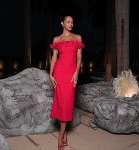 Last night at PatBo x Camila Coelho collection 🌊🐚 already found my NYE dress from the new coll (2).jpg