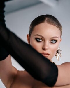 LaurenA - DuquesaCouture '23 - Look2 - 325550060_527242999204497_3910521022844865839_n_2023-01-15_1440x1800.jpg