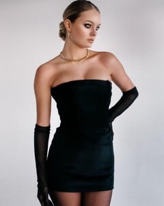 LaurenA - DuquesaCouture '23 - Look2 - 325597657_130049869937874_2328729054142105734_n_2023-01-16_1440x1800.jpg