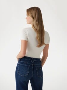 LaurenA - Guess - Animalier triangle logo t-shirt #2_W4BI18J1314-G012-ALT2.jpg