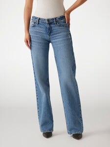 LaurenA - Guess - Low-rise slouchy jeans #1_W5RA1DD4K31-GDNS-ALT1.jpg