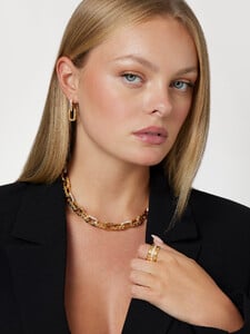 LaurenA - Guess - Shining winter earrings #1_JUBE04582JW-YG-ALT1.jpg