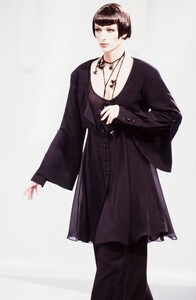 LudmilaIsaeva_ClaudeMontanaFW1993_08.jpg