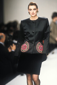 LudmilaIsaeva_GivenchyFW1991_02.jpg
