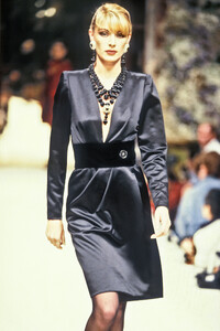 LudmilaIsaeva_GivenchyHCFW1993_08.jpg