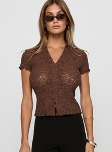 MelitaS - PrPolly - Best Shot Collared Top Brown-8 - 1-Model-Melita-Us4_E3713c90-072b-4d66-9bda-975bc936b72f.jpg