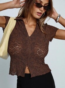 MelitaS - PrPolly - Best Shot Collared Top Brown-8 - 7-Model-Melita-Us4_B167d23e-F5b7-49c1-9984-870760219d6e.jpg