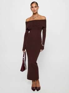 MelitaS - PrPolly - Celestara Off The Shoulder Maxi Dress Chocol-6 - 2-Model-Melita-Us2_Ba73fcfe-8167-445d-9bd4-30bd3b32e92f.jpg