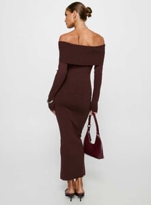 MelitaS - PrPolly - Celestara Off The Shoulder Maxi Dress Chocol-6 - 4-Model-Melita-Us2_16bb5108-Ae14-4cd5-9b3e-162c20549397.jpg