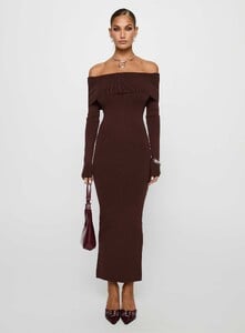 MelitaS - PrPolly - Celestara Off The Shoulder Maxi Dress Chocol-6 - 6-Model-Melita-Us2_27516b66-2812-4634-87c5-51e80c491caa.jpg
