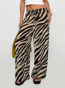MelitaS - PrPolly - Fyre Wide Leg Pant Zebra-6 - 1-Model-Melita-Us2_Fd1f5ac0-1e1e-4358.jpg