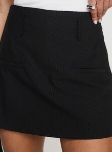 MelitaS - PrPolly - Grant My Wish Mini Skort Black-8 - 5-Model-Melita-Us4_D65a5f9b-Ef7f-4992.jpg