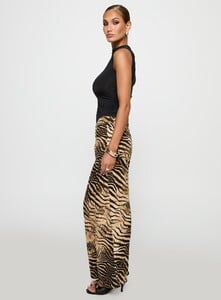 MelitaS - PrPolly - Low Rise Roomy Pants Multi-8 - 3-Model-Melita-Us2_5466bf6c-E6dc-4c38-99c9-Ab109a9bf13b.jpg