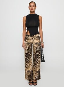 MelitaS - PrPolly - Low Rise Roomy Pants Multi-8 - 6-Model-Melita-Us2_68a2da27-1970-40cb-Ba63-250dea75b904.jpg