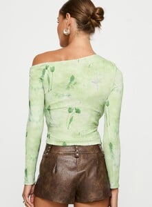 MelitaS - PrPolly - Malian Long Sleeve Top Green Floral-8 - 4-Model-Melita-Us4_Bbee127e-5e9b-48b3-Adb4-A183524c10f6.jpg