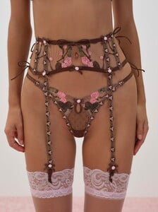 Runaway_Bows_Garter_Belt_Brown_Pink_On_Model_1.jpg