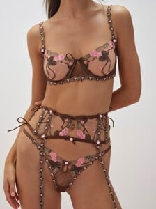 Runaway_Bows_Underwire_Bra_Brown_Pink_On_Model_3.jpg