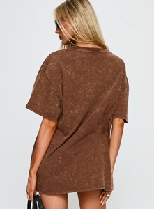 SummerH - PrPolly - 1970 Dodge Charger Oversied Graphic Top Brow-7 - 4-Model-Summer-Us2_1b29d927-4761-4219.jpg