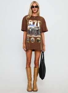 SummerH - PrPolly - 1970 Dodge Charger Oversied Graphic Top Brow-7 - 6-Model-Summer-Us2_67e19abd-11bc-402b.jpg