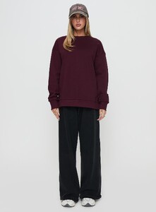 SummerH - PrPolly - All Day Crewneck Sweatshirt Wine-7 - 6-Model-Summer-Us2_F03710cf-8a8f-4c58.jpg