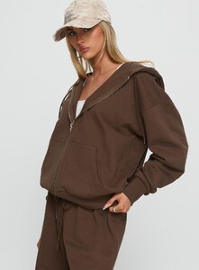 SummerH - PrPolly - All Day Oversized Hoodie Chocolate-7 - 3-Model-Summer-Us2_F2254a79-107c-499c.jpg