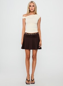 SummerH - PrPolly - Amryn Eyelet Mini Skirt Brown-8 - 6-Model-Summer-Us2_Dfb709e7-Edc6-4c58.jpg