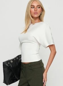 SummerH - PrPolly - Arazia Cinched Short Sleeve Top White-7 - 3-Model-Summer-Us2_4876c491-E22f-47f0.jpg