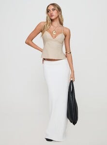 SummerH - PrPolly - Candid Top Beige-7 - 2-Model-Summer-Us2_Eeb6666c-2c8d-4563.jpg