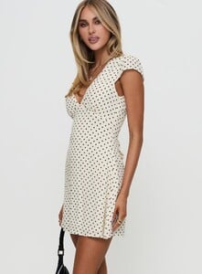 SummerH - PrPolly - Cannelloni Mini Dress Polka Dot-10 - 3-Model-Summer-Us2_6f5467fe-E925-4d28.jpg