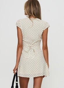 SummerH - PrPolly - Cannelloni Mini Dress Polka Dot-10 - 4-Model-Summer-Us2_4304fdaa-0a8b-430c.jpg