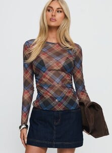 SummerH - PrPolly - Carrissa Ruched Long Sleeve Top Multi-7 - 1-Model-Summer-Us2_Cb71f018-788b-4b3b.jpg