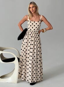 SummerH - PrPolly - Cartmel Maxi Dress Cream-8 - 2-Model-Summer-Us2_4ae37e01-2bf8-4fa0.jpg
