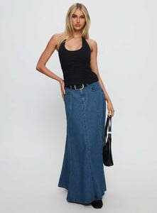 SummerH - PrPolly - Charleigh Soft Pleat Denim Maxi Skirt Mid Bl-7 - 2-Model-Summer-Us2_852001eb-1ed7-4922.jpg