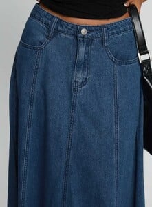 SummerH - PrPolly - Charleigh Soft Pleat Denim Maxi Skirt Mid Bl-7 - 5-Model-Summer-Us2_897bb32e-7fb4-4278.jpg