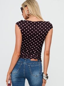 SummerH - PrPolly - Cheirosa Off Shoulder Top Chocolate-8 - 4-Model-Summer-Us2_3e1d0686-0b7e-4c39.jpg