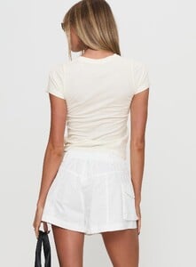 SummerH - PrPolly - Colonel Cargo Mini Short White-7 - 4-Model-Summer-Us2_079259d8-Da4f-4f3a.jpg