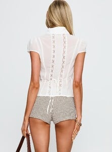 SummerH - PrPolly - Come My Way Micro Shorts Brown _ White-7 - 4-Model-Summer-Us2_A56371c6-1d48-427f.jpg