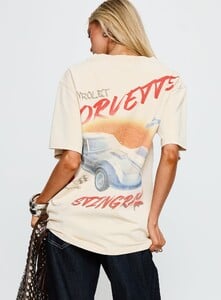 SummerH - PrPolly - Corvette Classics Oversized Graphic Top Beig-7 - 4-Model-Summer-Us2_33e8bb8e-4eea-40b4.jpg