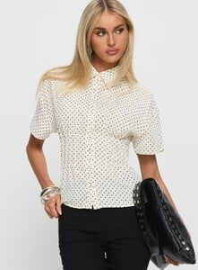 SummerH - PrPolly - Dannica Cinched Short Sleeve Shirt Cream Pol-7 - 1-Model-Summer-Us2_09e65745-4b77-4167.jpg