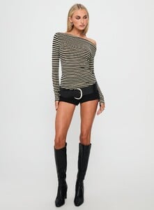 SummerH - PrPolly - Dereka One Shoulder Long Sleeve Top Beige St-9 - 2-Model-Summer-Us2_406cda28-84e0-4761.jpg