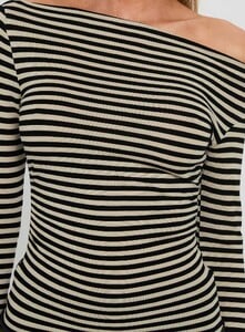 SummerH - PrPolly - Dereka One Shoulder Long Sleeve Top Beige St-9 - 5-Model-Summer-Us2_D0fc0973-74f7-4e70.jpg