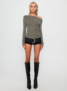 SummerH - PrPolly - Dereka One Shoulder Long Sleeve Top Beige St-9 - 6-Model-Summer-Us2_7b6dc090-5ef5-4920.jpg