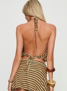 SummerH - PrPolly - Desire More Plunge Neck Top Multi-8 - 4-Model-Summer-Us2_965c4f93-Dffc-48cc.jpg