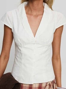 SummerH - PrPolly - Ellis Island Collared Top White-7 - 5-Model-Summer-Us2_177978f7-37ac-425a.jpg