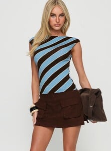SummerH - PrPolly - Ex Factor Faux Suede Skort Chocolate Brown-7 - 1-Model-Summer-Us2_288c2ccb-Ac53-4050.jpg